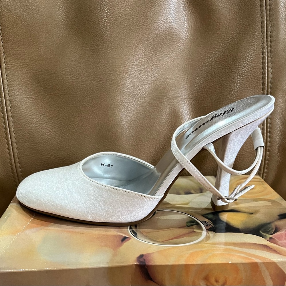 Elegance Dyeable 3” Heels